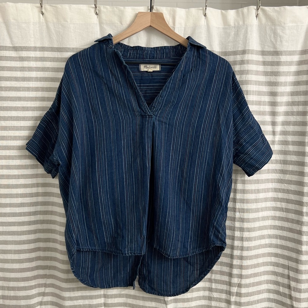 Button-back Courier top